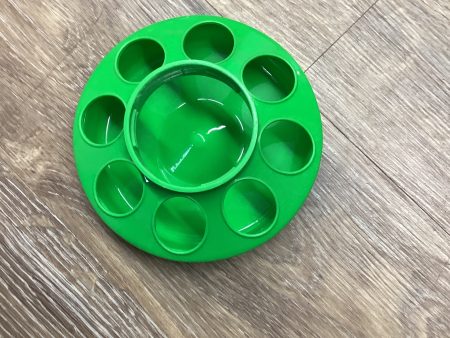 8 Hole Plastic Feed Base GREEN on Sale